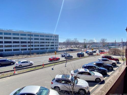 68 Main St, Windsor Locks CT  06096-0025 exterior