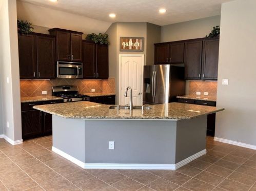 62 Hallmark Dr, Conroe TX  77304-1256 exterior