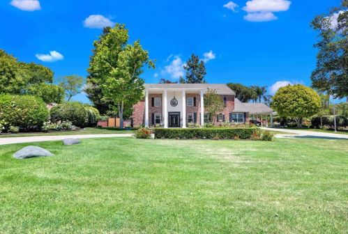 1156 Sugarbush Dr, Vista CA 92084-7464 exterior