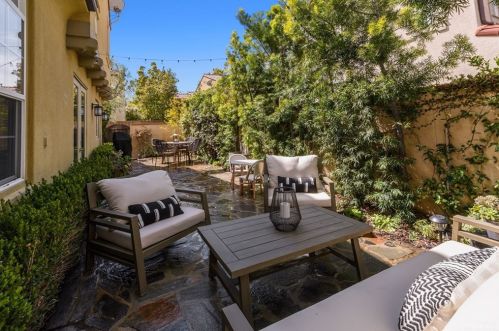 49 Bower Tree, Irvine CA  92603-0106 exterior