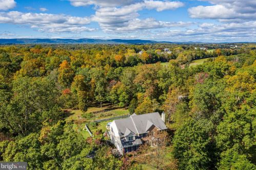 4350 Tullamore Estates Rd, Gainesville, VA 20155-1020
