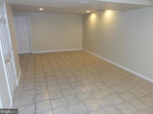 22 Crawford Dr, Charles Town WV 25414-6502 exterior