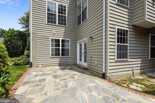 7112 Ayers Meadow Ln, Springfield VA  22150-4915 exterior