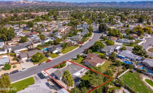 2690 Elizondo Ave, Simi Valley CA 93065-4615 exterior