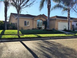 1885 Tahoe Ave, Tulare, CA 93274-7828