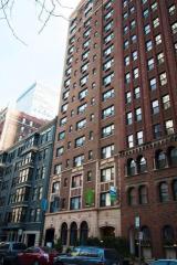 211 Delaware Pl, Chicago IL  60611-1031 exterior