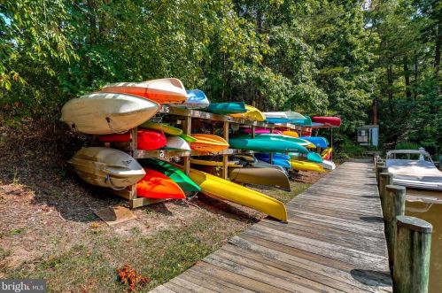 181 Berrywood Dr, Severna Park MD 21146-2030 exterior