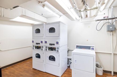 410 Atkinson Dr, Honolulu HI  96814-4730 exterior