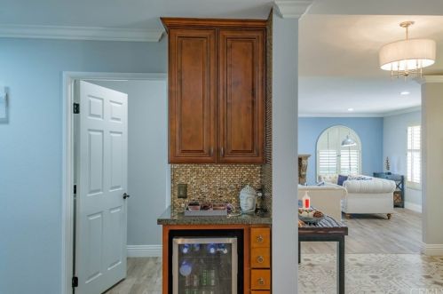 818 Calle Del Sol, Upland CA 91784-1875 exterior