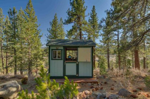 10156 Olympic Blvd, Truckee CA  96161-1743 exterior