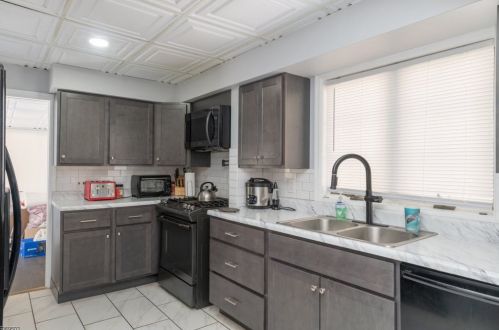 495 Boyden Ave, Maplewood NJ  07040-3030 exterior