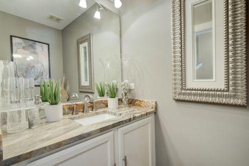 890 Somerset Dr, Carol Stream IL  60188-6078 exterior