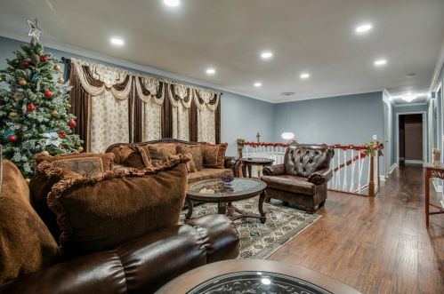 1725 Pheasant Trl, Mount Prospect, IL 60056-4554