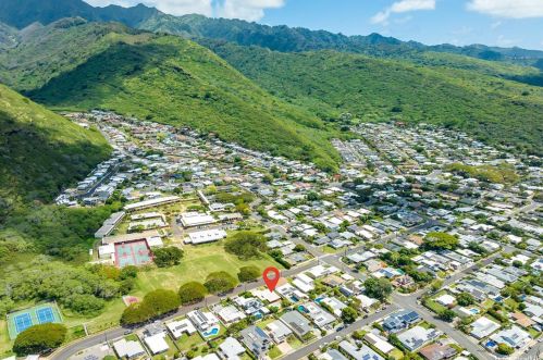 5549 Kanau St, Honolulu, HI 96821-2014