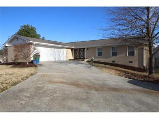 1831 Commons View Cir, Lithonia, GA 30078-6452