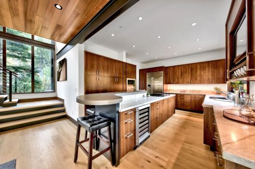 16150 Pine St, Truckee CA  96161-3754 exterior