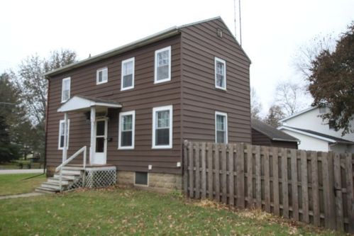 330 Green St, Somonauk, IL 60552-9811