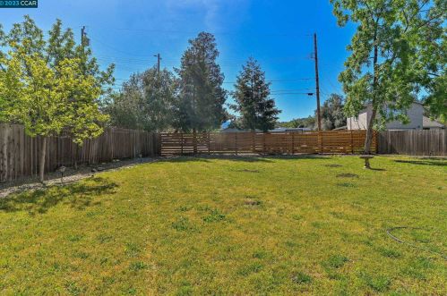 4375 Dorset Ct, Concord CA  94521-4220 exterior