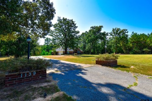1139 Broad St, Chandler, TX 75758-2122