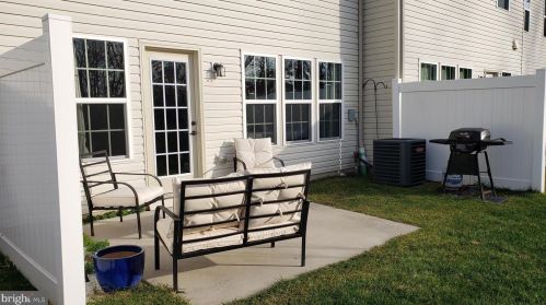 80 Sundance Dr, Trenton NJ 08619-3968 exterior