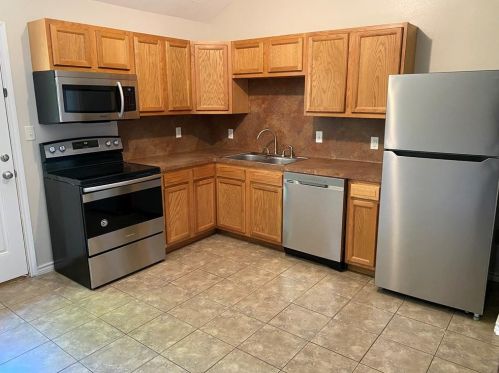 12642 Royal Lake Dr, Conroe TX  77303-2827 exterior