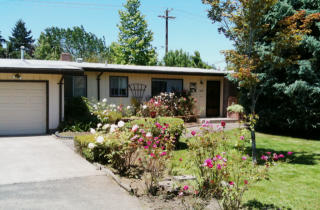 1574 Long Island Dr, Eugene, OR 97401-7288