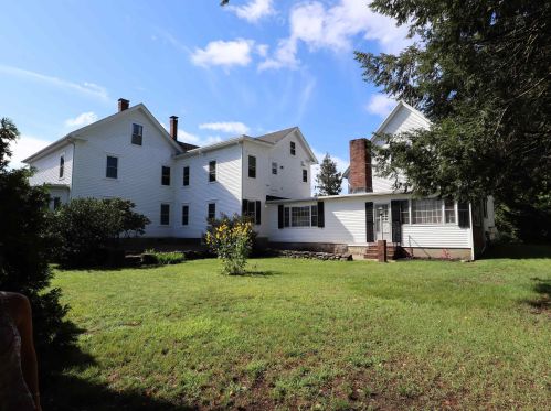 26 Sargent Ave, Nashua, NH 03064-1805