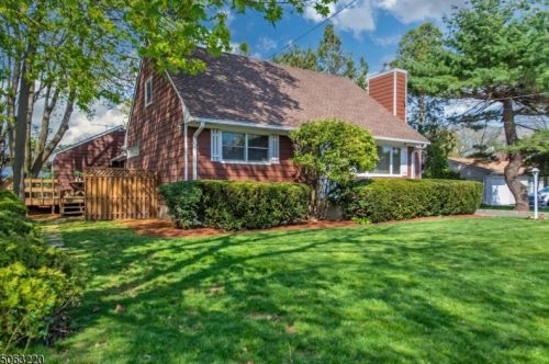 32 Macleod Ln, Bloomfield, NJ 07003-4306