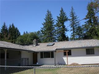 100 Hillcrest Dr, Whites, WA 98541-9338