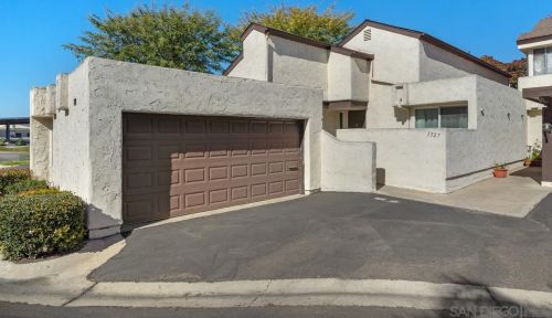 1527 Eagle Ln, El Cajon, CA 92020-1411