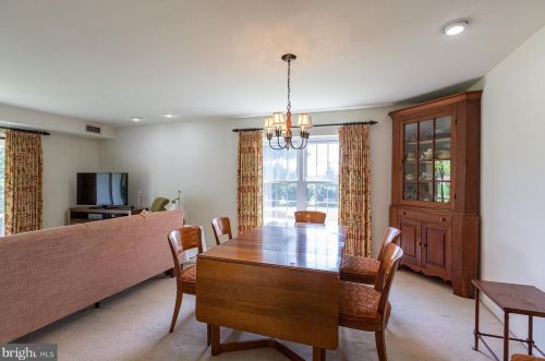 22 Valleybrook Dr, Lancaster PA  17601-4623 exterior