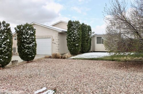 239 Caddoa Dr, Pueblo, CO 81007-1604