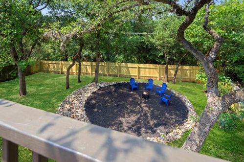 6517 Fair Vly Trl, Austin TX  78749-1250 exterior