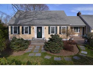 1352 Hope St, Bristol, RI 02809-5207