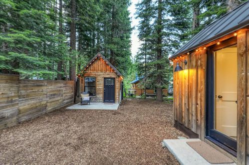 16504 Fawn St, Truckee, CA 96161-3533