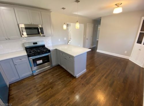 28 Hilltop Dr, Dover NJ  07869-1055 exterior