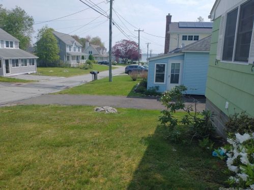 26 Sea Crest Ave, Niantic CT  06357-3808 exterior