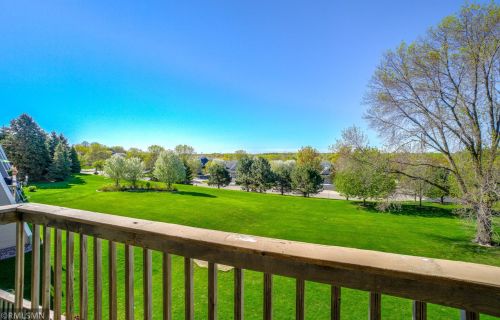 3282 Camelot Dr, Saint Paul MN  55125-2754 exterior