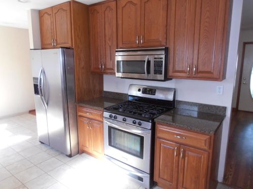 8147 Grace St, Hammond, IN 46322-1332