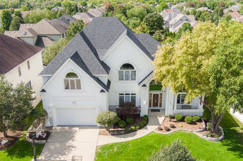 920 Parkview Dr, South Elgin, IL 60177-3263
