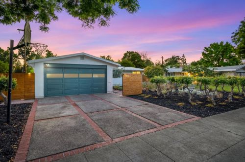 3930 Bibbits Dr, Palo Alto, CA 94303-4528