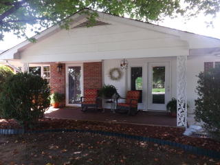 410 Westview Dr, Edwards Crossroads, NC 28675-8208