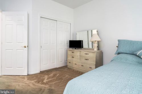 117 Meadowlark Dr, Trenton NJ  08690-3547 exterior