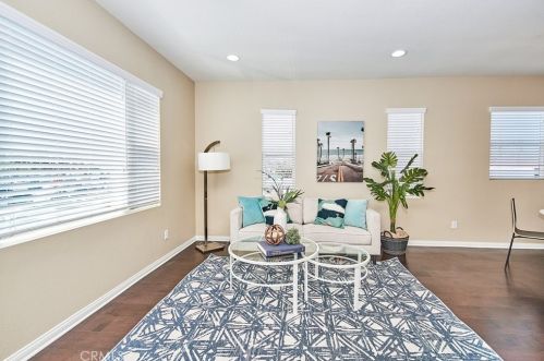 6192 Lincoln Ave, Cypress, CA 90630-5810