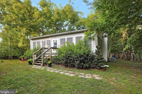 397 Pyletown Rd, Boyce, VA 22620-1824