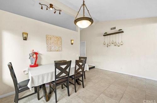 48 Carver, Irvine CA  92620-3319 exterior