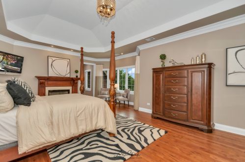 305 Ambriance Dr, Willowbrook IL  60527-0803 exterior