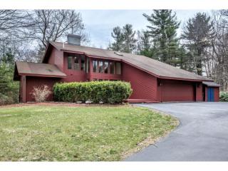 102 Birkdale Rd, Manchester, NH 03110-4304