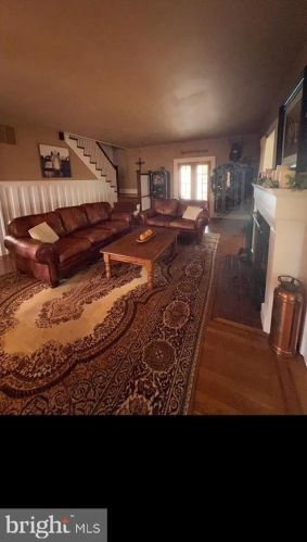 725 Amherst Rd, Camden, NJ 08106-1203