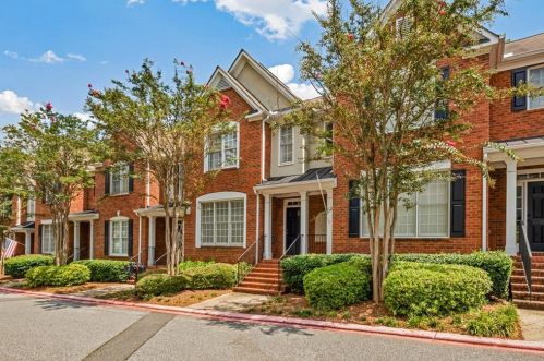 4747 Longcourt Dr, Atlanta, GA 30339-1697